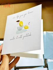 Thiệp hoạ tiết ánh vàng 12,5 x 13,5cm