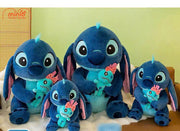 Stitch xanh ôm thỏ
