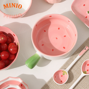 Thố dâu tây tay cầm