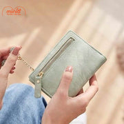 Ví kèm móc khoá quả cầu