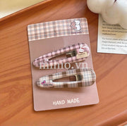 Set 2 kẹp mỏ vịt gấu kẻ