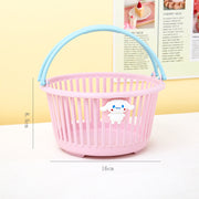 Giỏ nhựa đựng đồ gắn charm