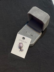 Cài áo Tulip đính đá trắng