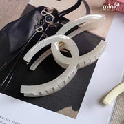 Kẹp càng cua Chanel