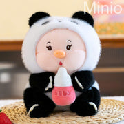 Lena gấu trúc bú bình