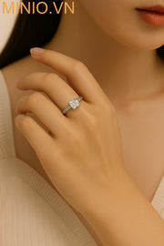 Nhẫn Xuping đá vuông nổi 042MH