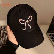 Nón kết thêu nơ hot trend