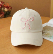 Nón kết thêu nơ hot trend