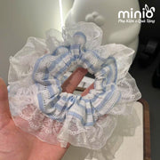 Scrunchies kẻ xanh viền ren