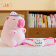 Capybara hồng đội mũ đeo bóng