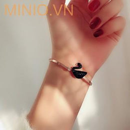 Vòng tay titan thiên nga đen 06MH