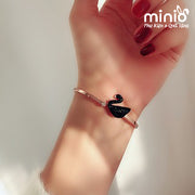 Vòng tay titan thiên nga đen 06MH