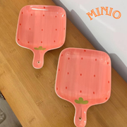 Đĩa sứ tay cầm dâu tây