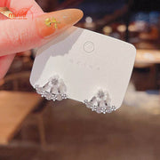 Bông tai hoa trắng dải đá