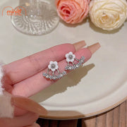 Bông tai hoa trắng dải đá