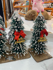 Cây thông tuyết trung đính nơ