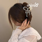 Kẹp càng cua bướm trong