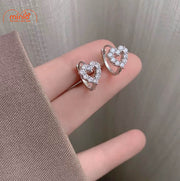 Khuyên tai bấm tim đính đá