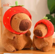 Capybara nón dâu tây