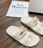 Dép quai ngang crocs gấu