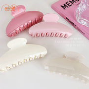 Kẹp càng cua trăng khuyết