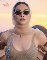 Kính mát gọng oval viền nhũ