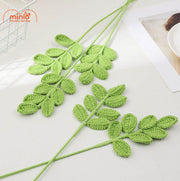 Hoa len cành lá xanh