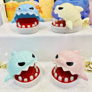 Móc khóa cá mập sập hàm