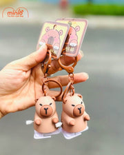 Móc khóa Capybara đi bộ