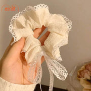 Scrunchies vải nơ ren trắng