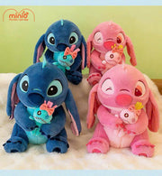 Stitch xanh ôm thỏ
