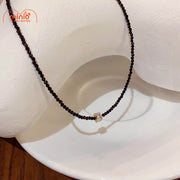 Vòng cổ đá đen