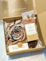 Set quà khăn lụa, nến thơm