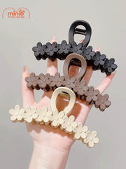 Kẹp càng cua hoa nhựa