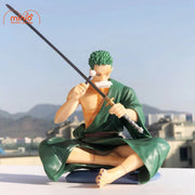 Zoro POP ngồi lau kiếm