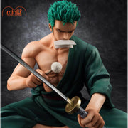 Zoro POP ngồi lau kiếm