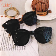 Kính mát chữ V DQ