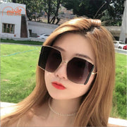 Kính mát gọng vuông pha màu