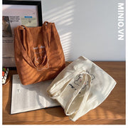 Túi tote nhung tăm hình gấu