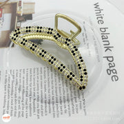 Kẹp càng cua 2 hàng đá đen