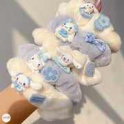 Scrunchies lông gắn charm