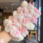 Scrunchies lông gắn charm