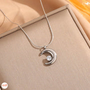 Dây chuyền mặt trăng hạt đá