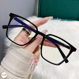 Kính giả cận vuông trơn