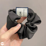 Scrunchies lụa trơn mác vuông