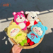 Móc khóa len heo mặc váy