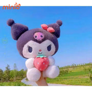 Thú bông Sanrio ôm dâu nhỡ