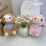 Móc khoá cừu đeo yếm kẻ