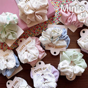 Set 2 scrunchies trơn + hoạ tiết tag vuông